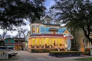 Saras Inn On The Boulevard