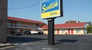 Scottish Inn & Suites Falls Way