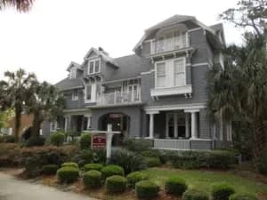 Riverdale Inn