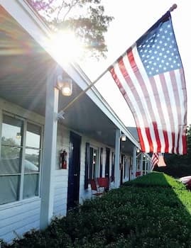 Hyannis Star Motor Inn