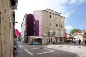 Maris Apartment