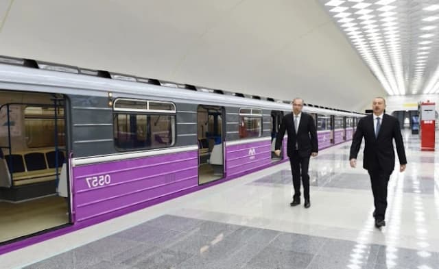 Avtovaghzal Metro Baku thumb 4