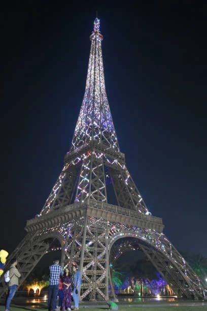 Replica of Eiffel Tower thumb 4