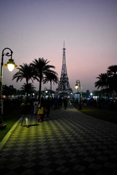 Replica of Eiffel Tower thumb 1