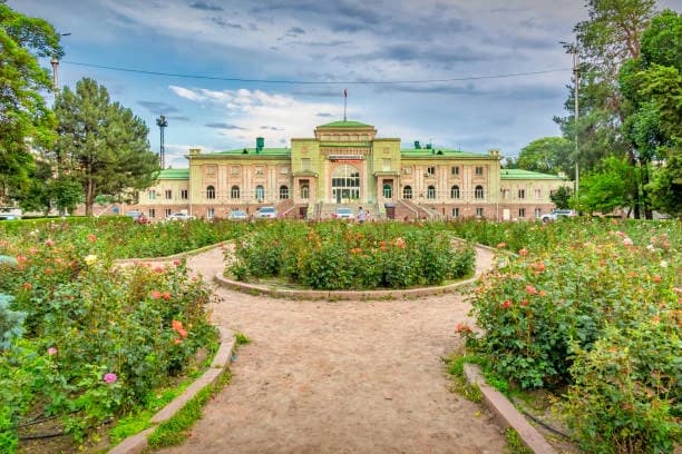 Bishkek Railway Station thumb 1