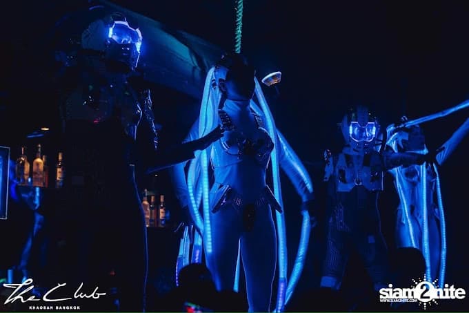 The Club 6