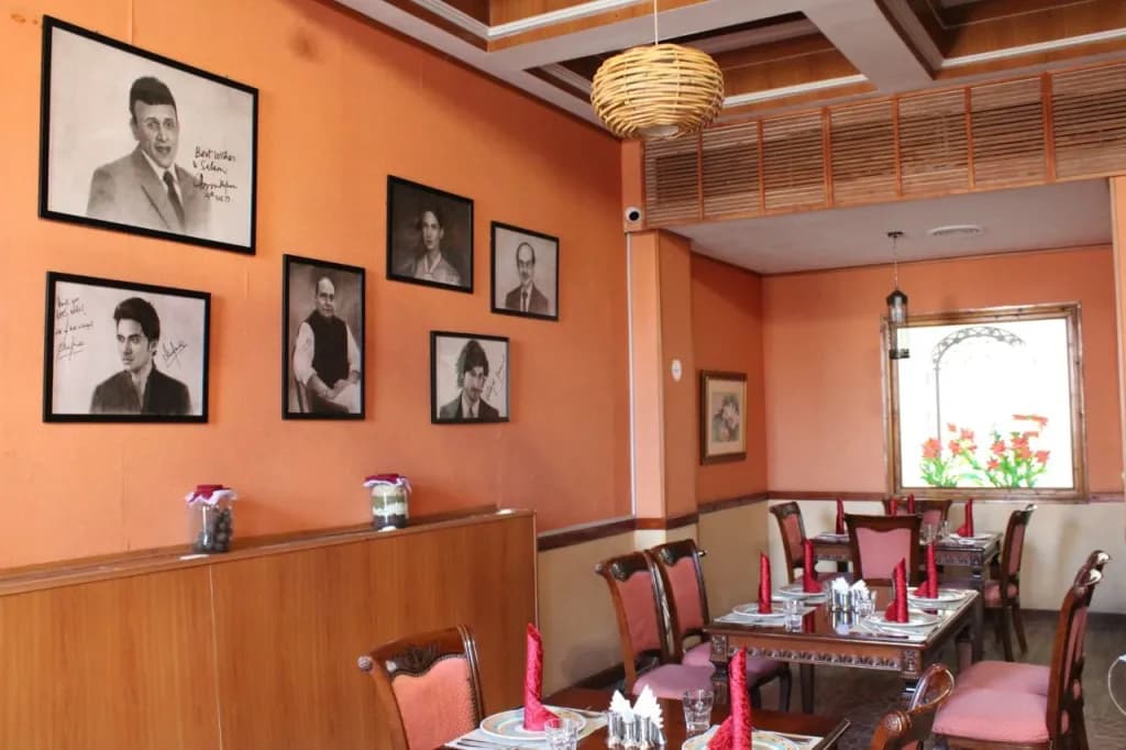 Raaj Kapur Indian Restaurant 10