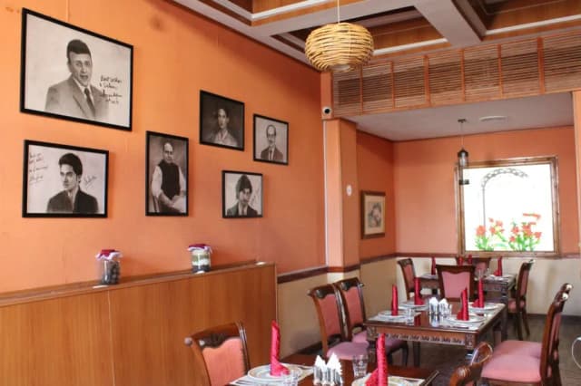 Raaj Kapur Indian Restaurant thumb 10