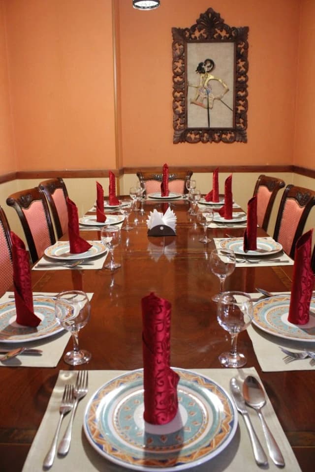 Raaj Kapur Indian Restaurant thumb 9