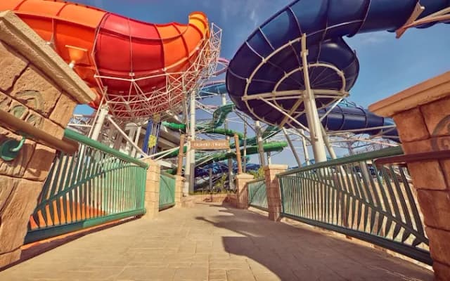 Aquaventure Waterpark thumb 3