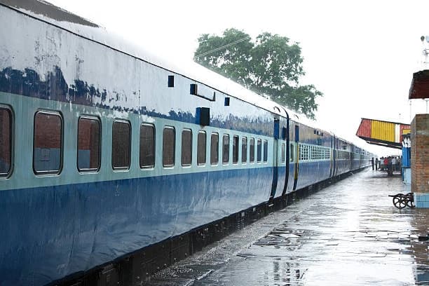 New Delhi Railway Station thumb 11