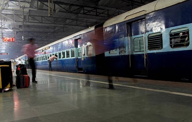 Nizamuddin Railway Station thumb 12