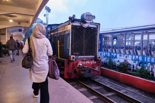 Nizamuddin Railway Station thumb 8
