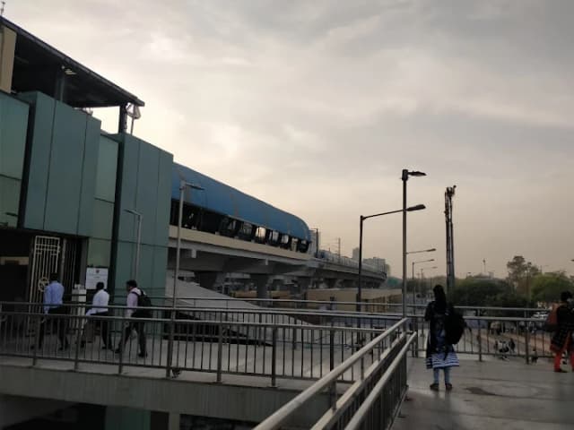 Botanical Garden Metro Station thumb 8