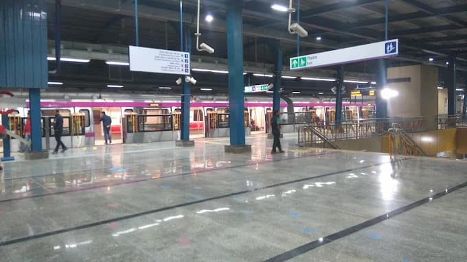 Botanical Garden Metro Station 6
