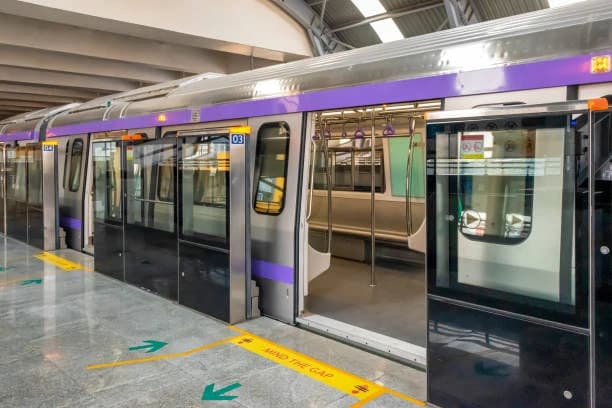 Hauz Khas Metro Station thumb 5