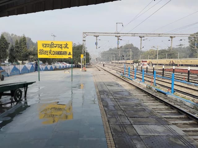 Chandigarh Junction thumb 2