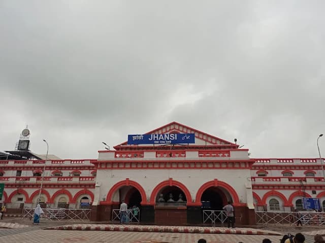 Jhansi Junction thumb 6