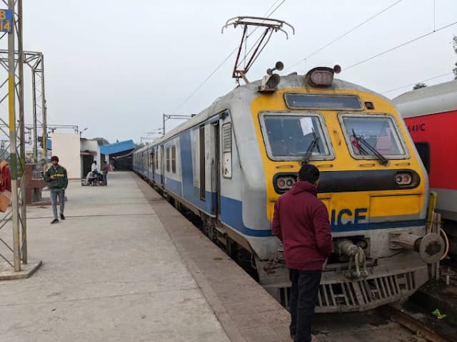Jhansi Junction thumb 3