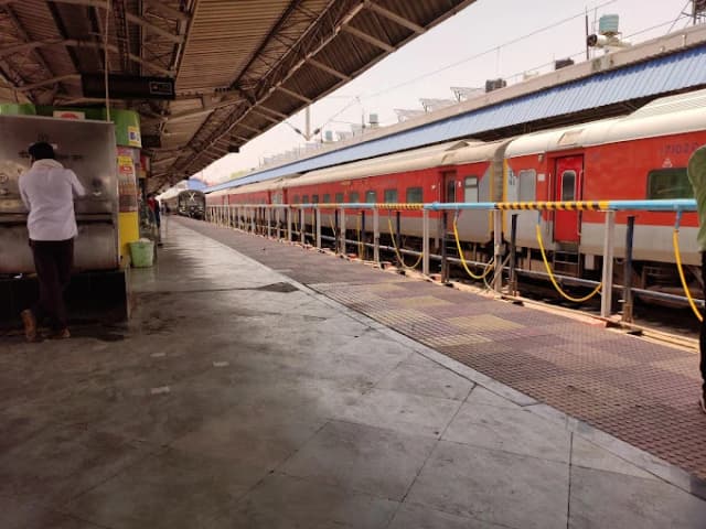 Raipur Junction thumb 2