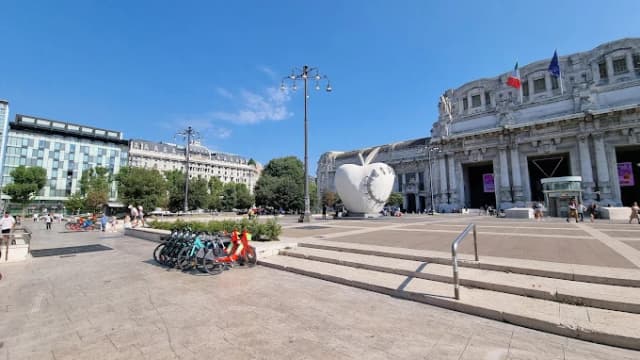 Milano Centrale Railway Station thumb 6