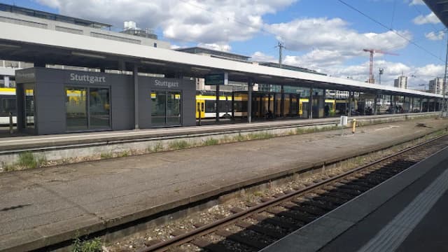 Stuttgart Central Station thumb 5