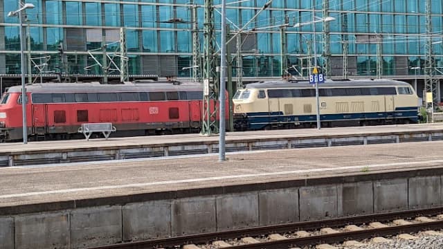 Stuttgart Central Station thumb 2