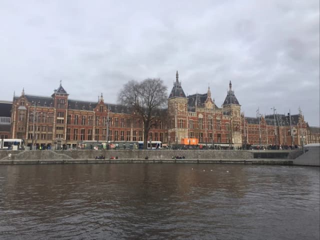 Amsterdam Centraal thumb 4