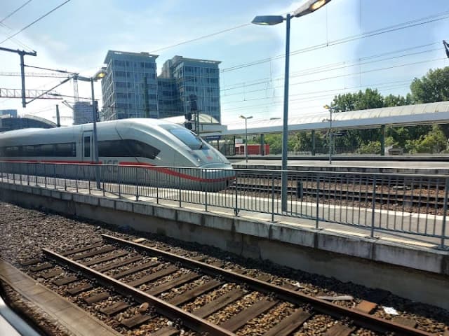 Berlin Ostbahnhof thumb 3