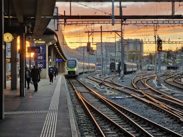 Bern Railway Station thumb 1