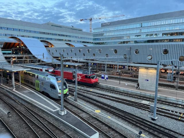 Bern Railway Station thumb 2