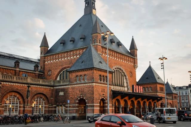 Copenhagen Central Station thumb 3