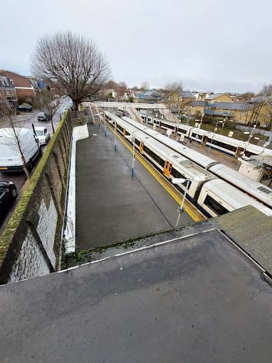 Highbury & Islington 6