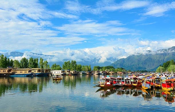 Dal Lake thumb 2