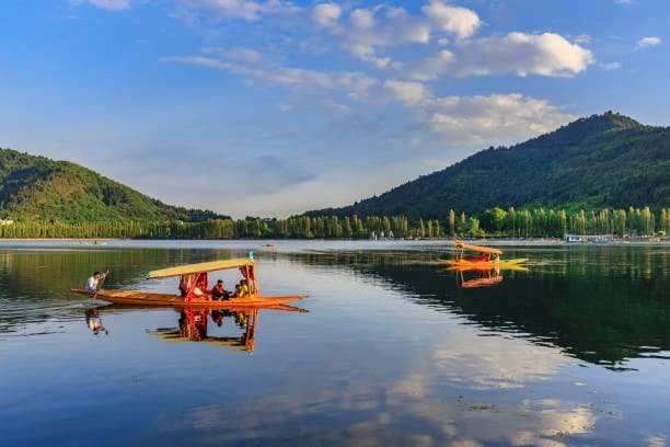 Dal Lake thumb 5