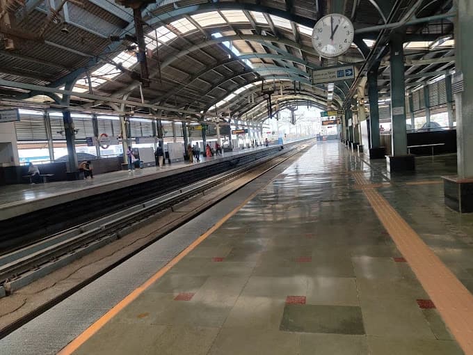 Badarpur Border Metro Station 3