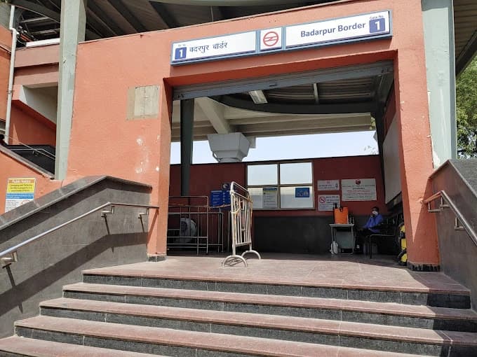 Badarpur Border Metro Station 4