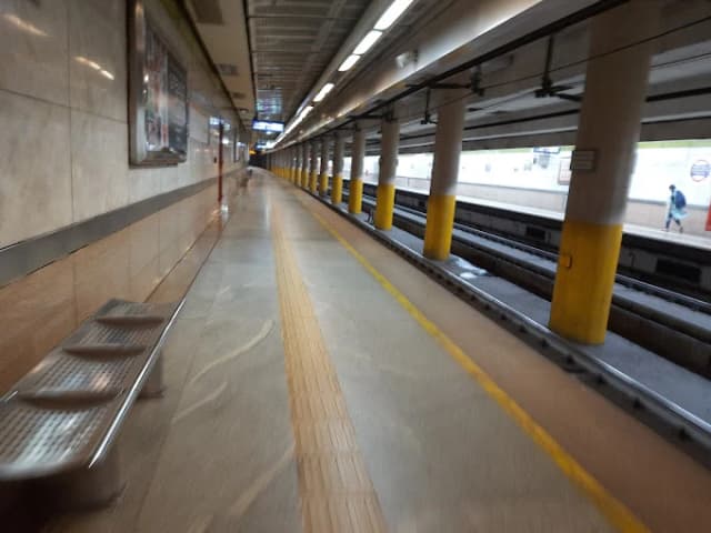 Civil Lines Metro Station thumb 3