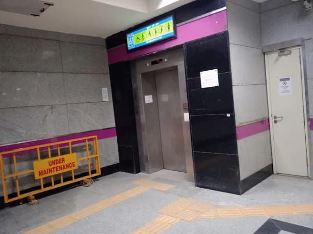 Dashrathpuri Metro Station thumb 2