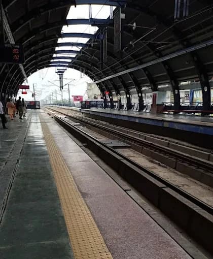 Dwarka Mor Metro Station thumb 3