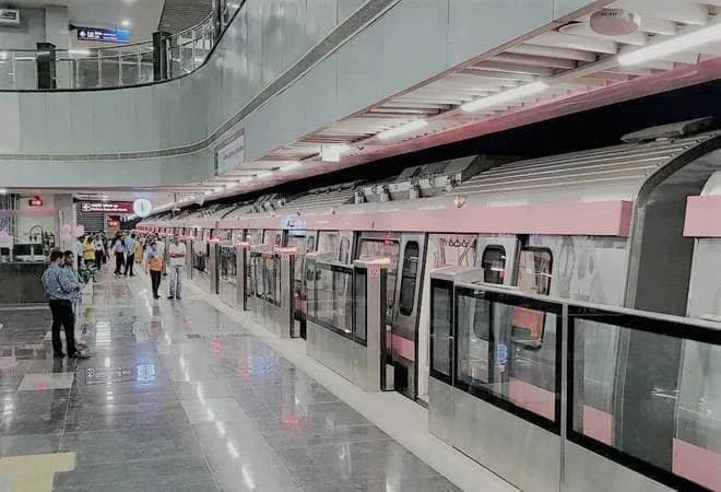 Gokulpuri Metro Station 5
