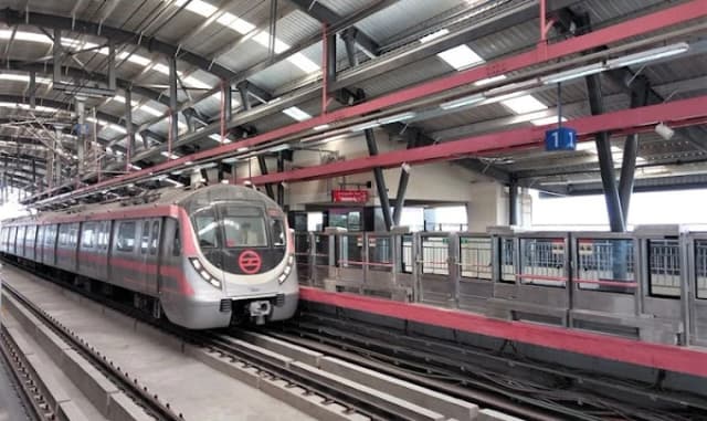Gokulpuri Metro Station thumb 2