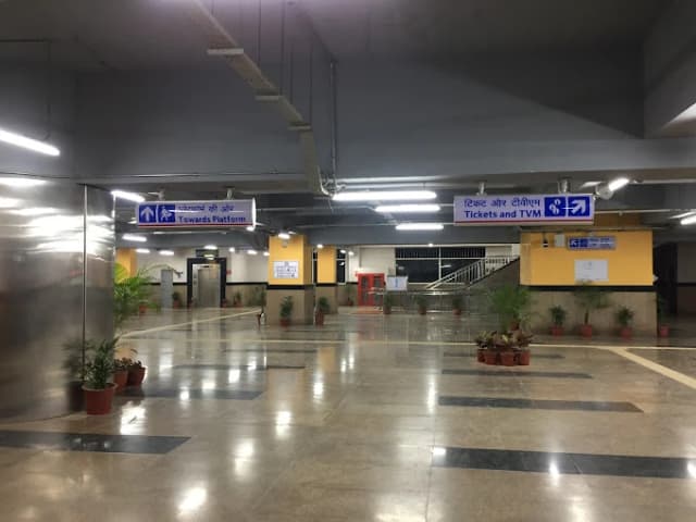 Hindon River Metro Station thumb 4