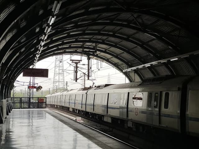 Indraprastha Delhi Metro Station thumb 2