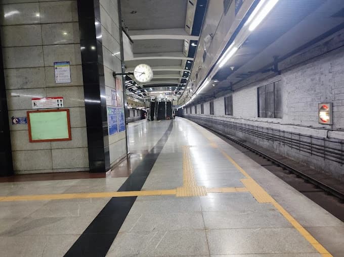 Lok Kalyan Marg Delhi Metro Station 4