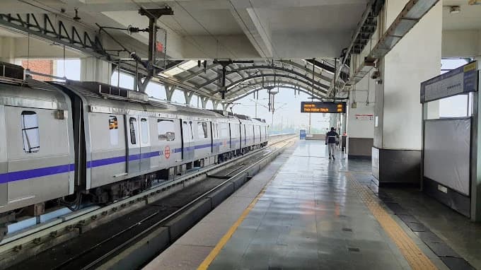 Tughlakabad Delhi Metro Station 2