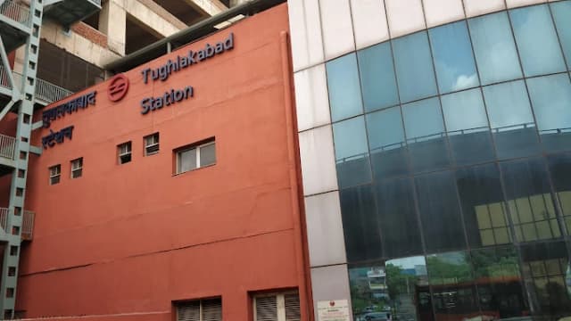 Tughlakabad Delhi Metro Station thumb 3
