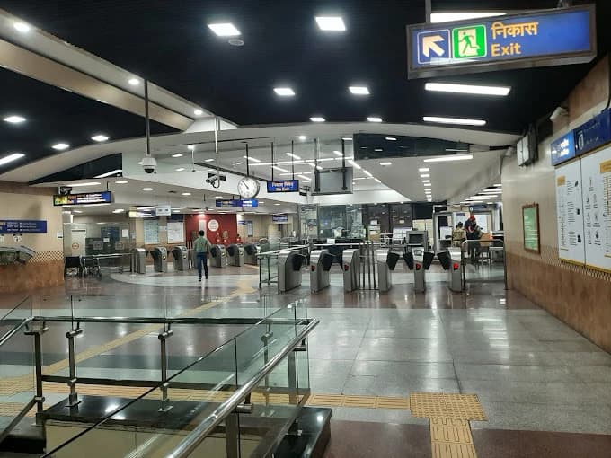 Udyog Bhawan Delhi Metro Station 1