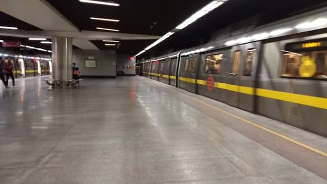 Udyog Bhawan Delhi Metro Station thumb 4