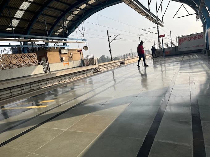 Neelam Chowk Ajronda Delhi Metro Station 2